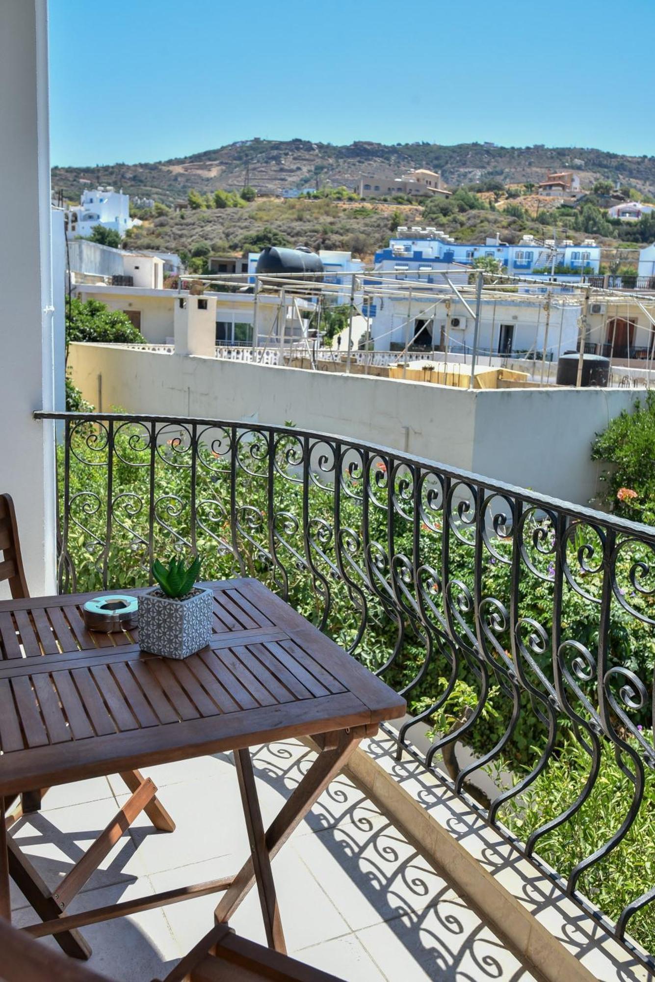 Eva Studios & Apartments Agia Pelagia  Exterior photo