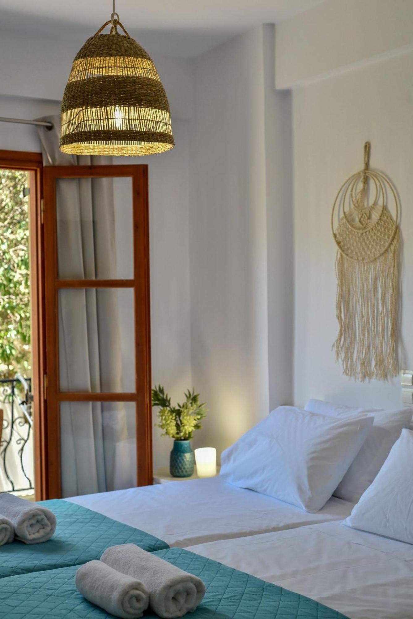 Eva Studios & Apartments Agia Pelagia  Exterior photo