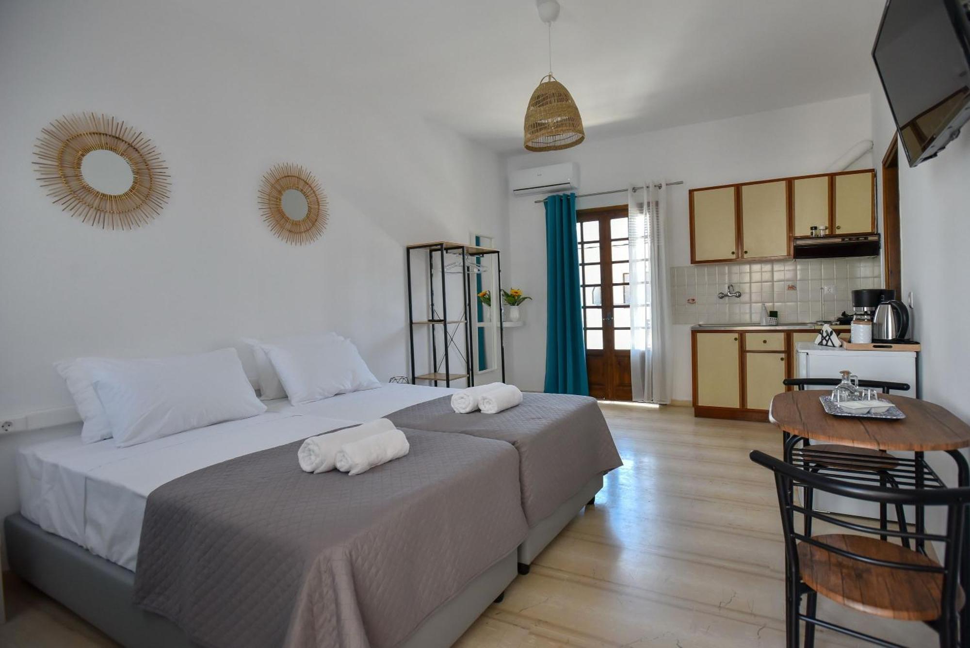 Eva Studios & Apartments Agia Pelagia  Exterior photo