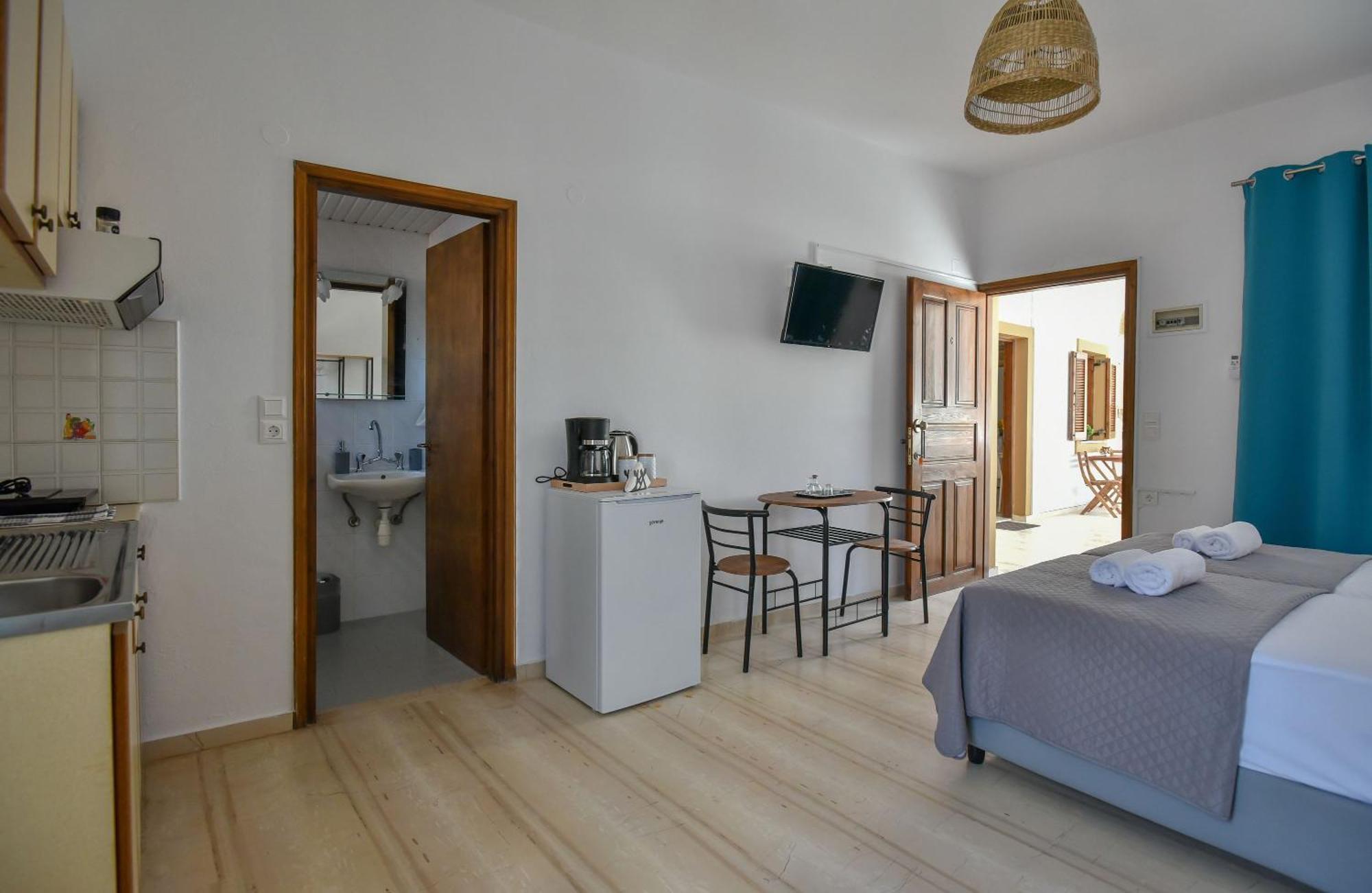 Eva Studios & Apartments Agia Pelagia  Exterior photo