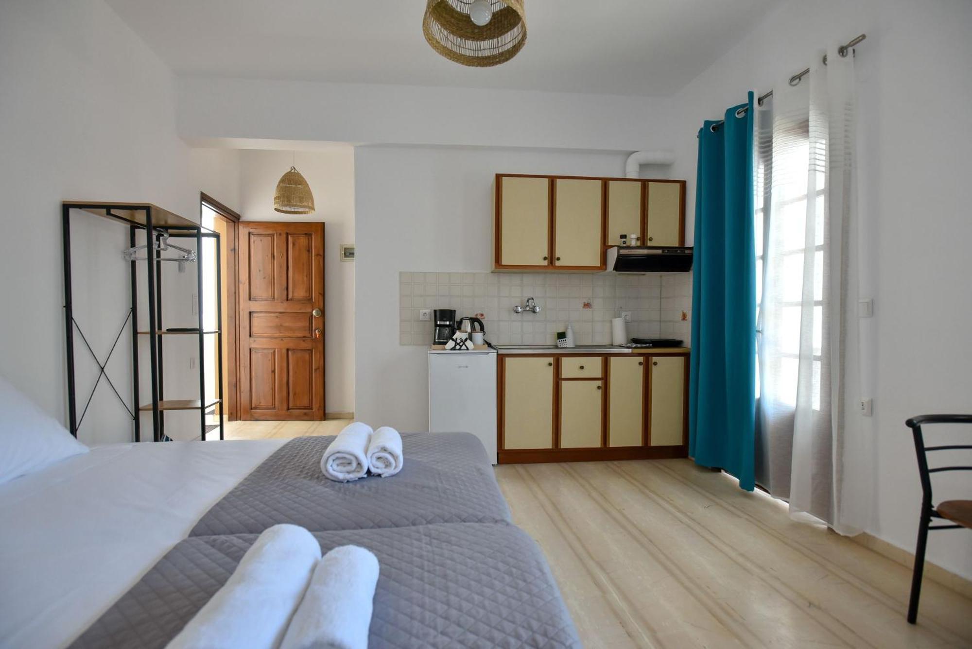 Eva Studios & Apartments Agia Pelagia  Exterior photo