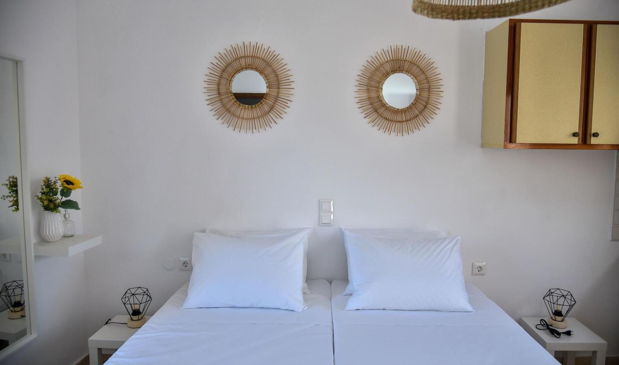 Eva Studios & Apartments Agia Pelagia  Exterior photo