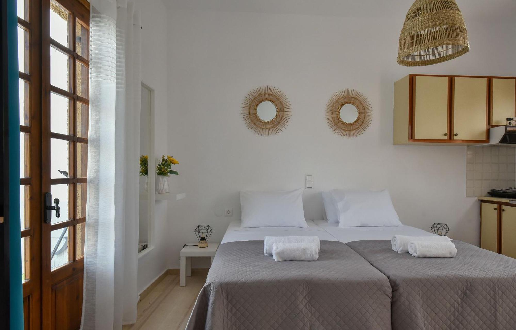 Eva Studios & Apartments Agia Pelagia  Exterior photo